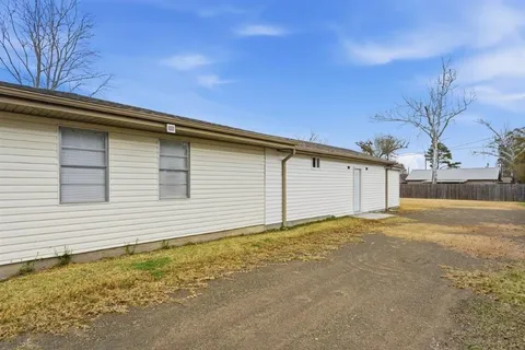 $215,000 | 2132 Linda Drive, Westlake, LA 70669