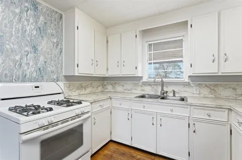 $215,000 | 2132 Linda Drive, Westlake, LA 70669