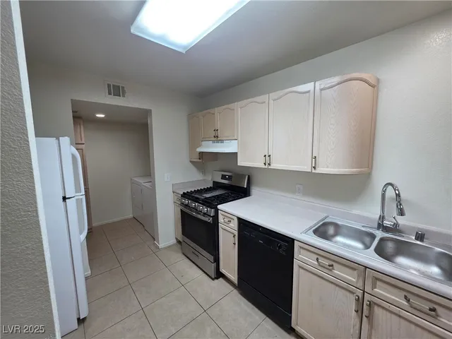 $1,550 | 8453 Vast Horizon Avenue, Las Vegas, NV 89129