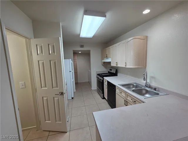 $1,550 | 8453 Vast Horizon Avenue, Las Vegas, NV 89129