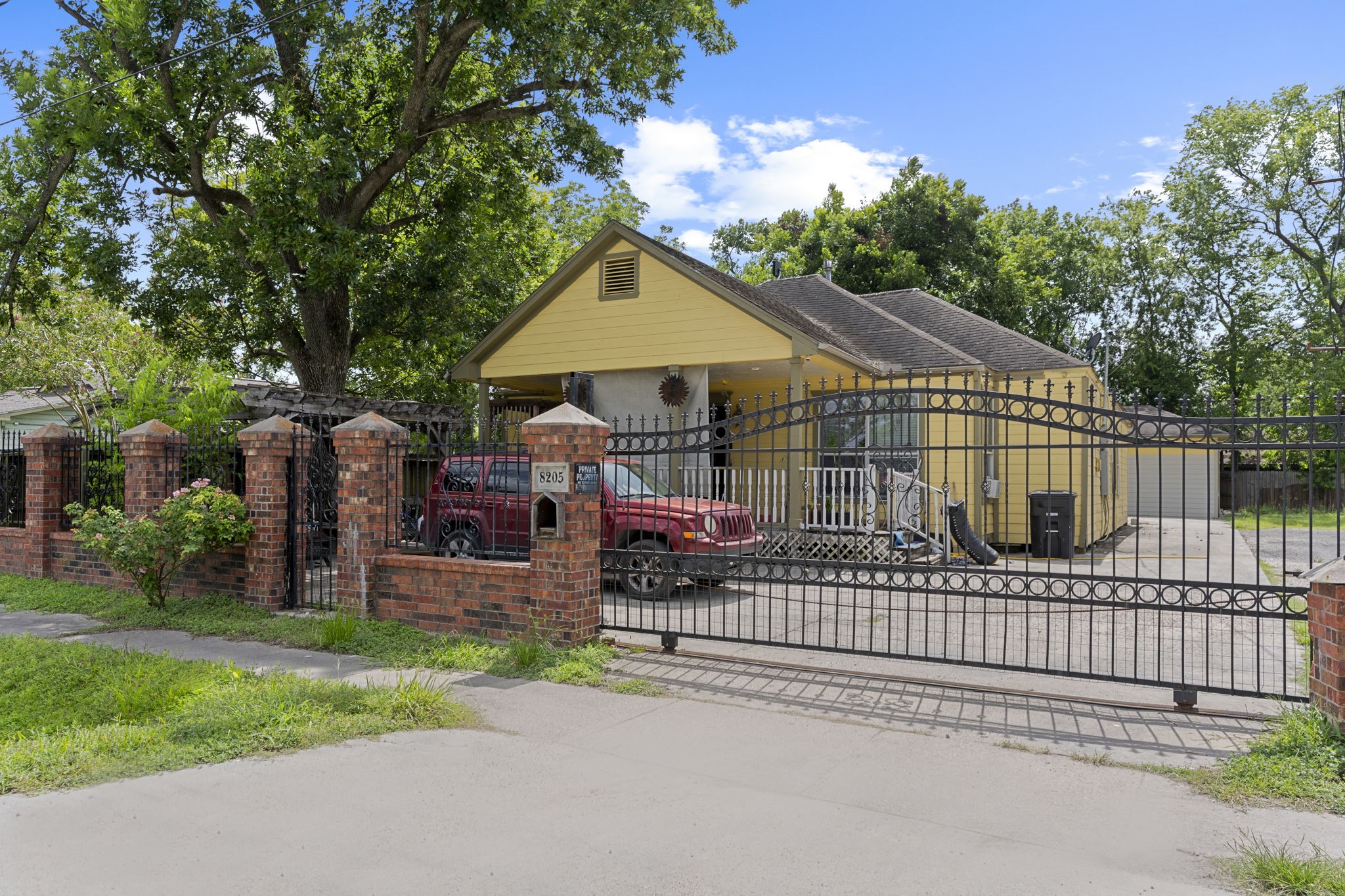 8205 Appleton Street Houston, TX 77022 - Photo 15 of 40