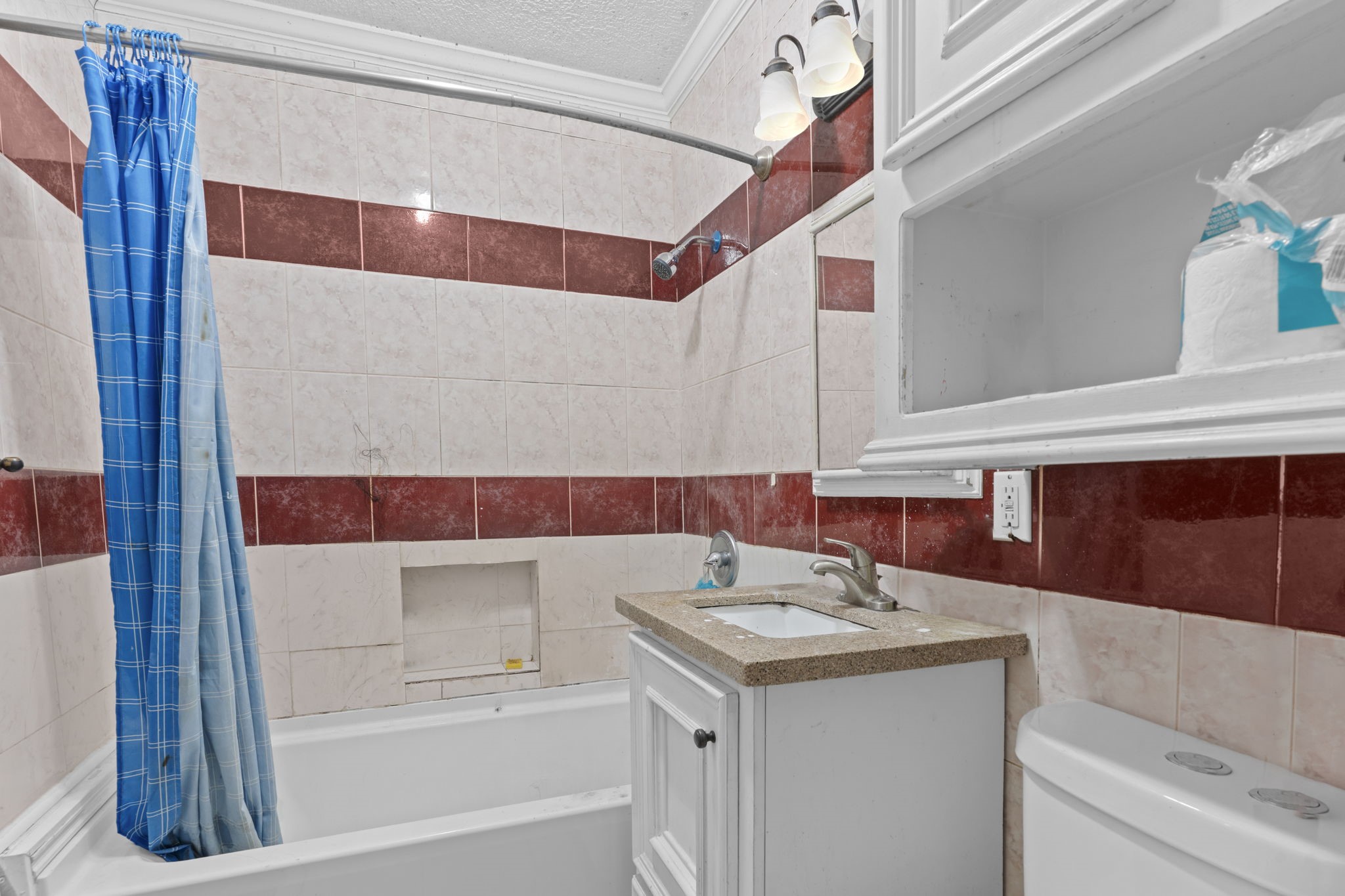 8205 Appleton Street Houston, TX 77022 - Photo 5 of 40