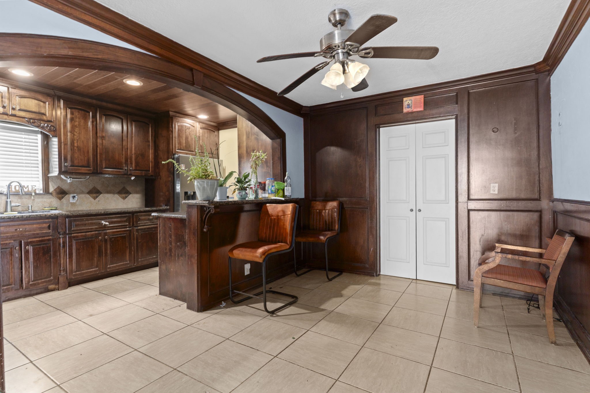 8205 Appleton Street Houston, TX 77022 - Photo 10 of 40