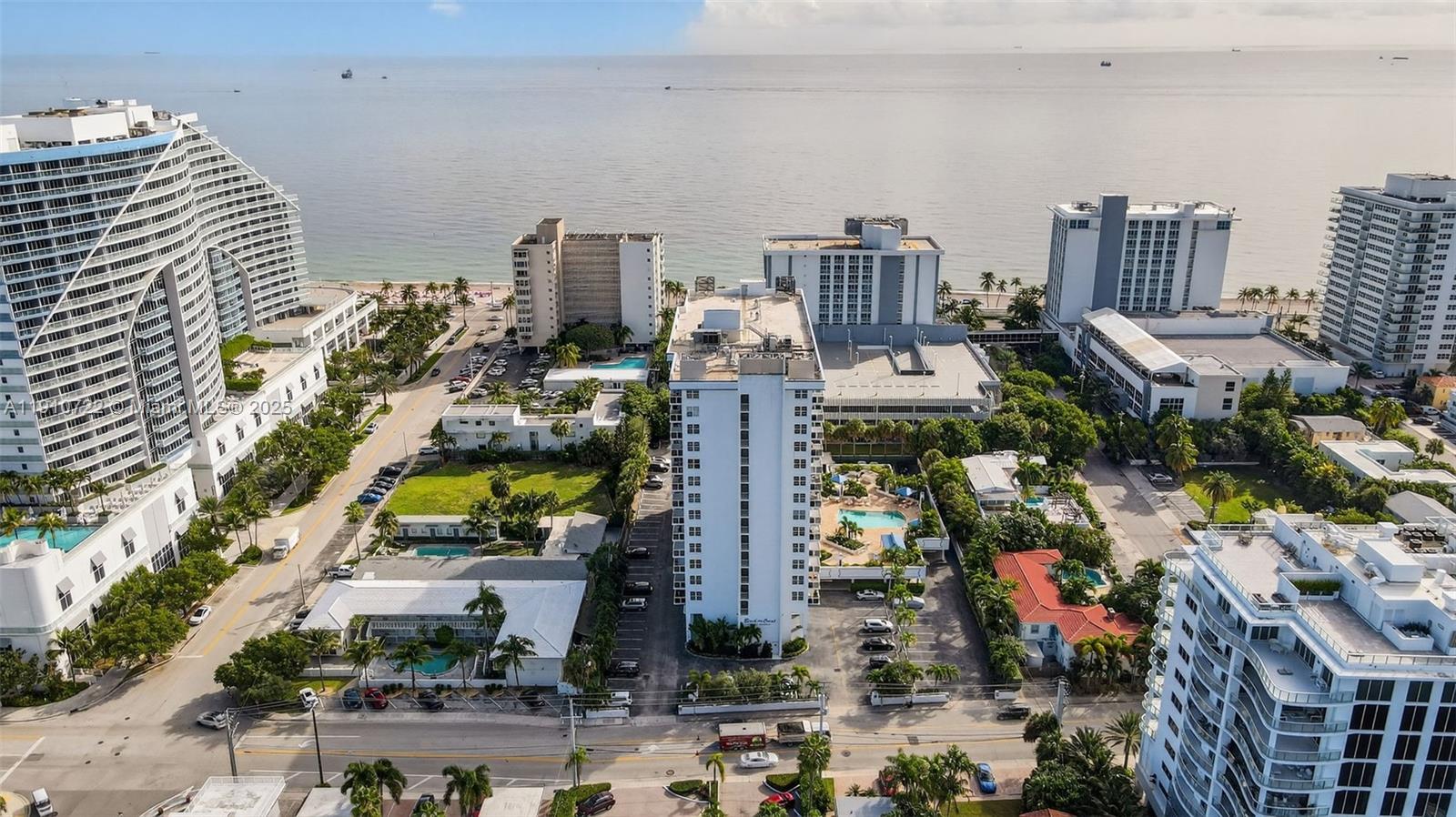 336 North Birch Road, Unit 12B Fort Lauderdale, FL 33304 - Photo 32 of 55 a picture of city view