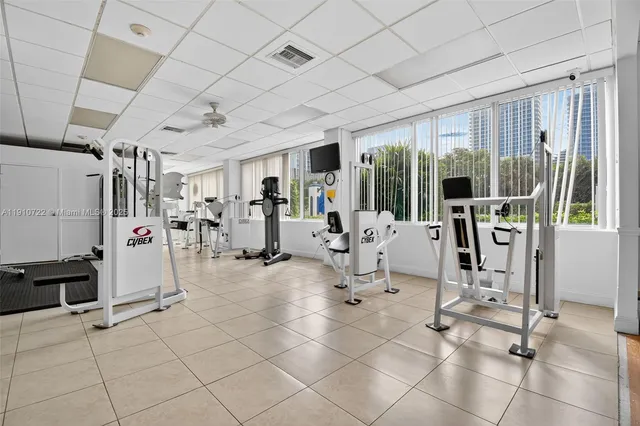 $2,600 | 336 North Birch Road, Unit 12B, Fort Lauderdale, FL 33304