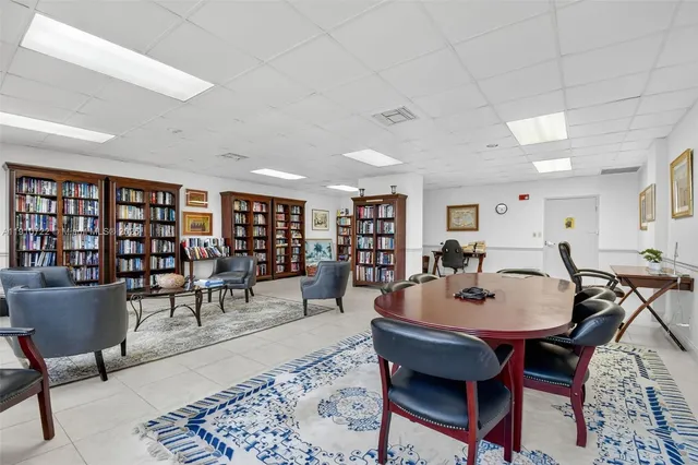 $2,600 | 336 North Birch Road, Unit 12B, Fort Lauderdale, FL 33304