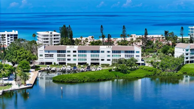 $725,000 | 4500 Gulf Of Mexico Drive, Unit 202, Longboat Key, FL 34228
