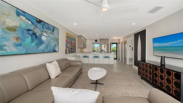 $725,000 | 4500 Gulf Of Mexico Drive, Unit 202, Longboat Key, FL 34228