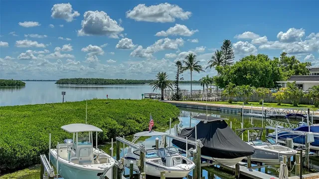 $725,000 | 4500 Gulf Of Mexico Drive, Unit 202, Longboat Key, FL 34228