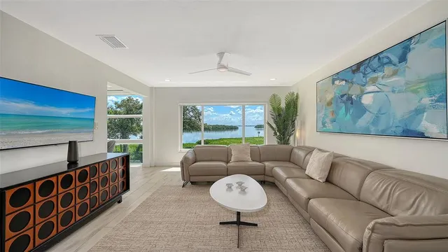$725,000 | 4500 Gulf Of Mexico Drive, Unit 202, Longboat Key, FL 34228