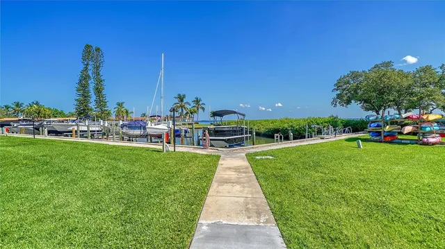 $725,000 | 4500 Gulf Of Mexico Drive, Unit 202, Longboat Key, FL 34228