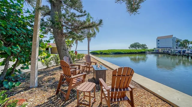 $725,000 | 4500 Gulf Of Mexico Drive, Unit 202, Longboat Key, FL 34228