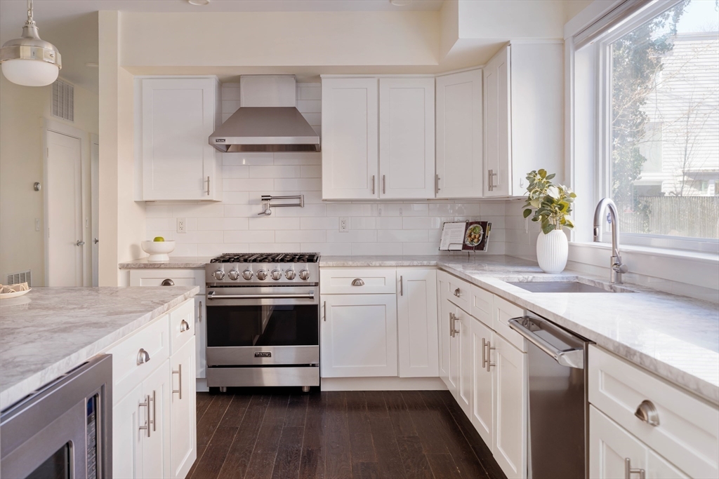 266 Beacon Street, Unit 2 Somerville, MA 02143 - Photo 9 of 23