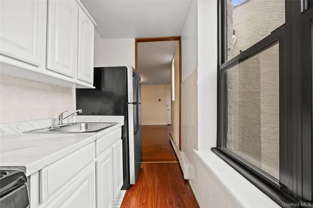 $389,000 | 1423 31st Avenue, Unit 4E | Astoria