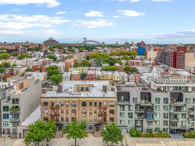 $389,000 | 1423 31st Avenue, Unit 4E | Astoria