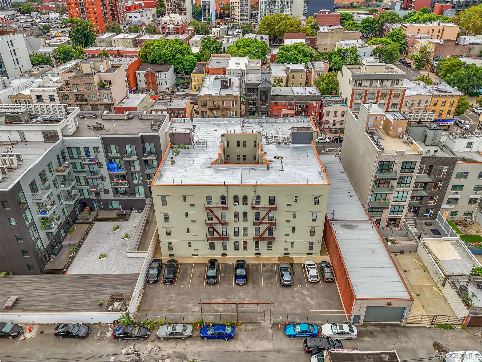 1423 31st Avenue, Unit 4E Queens, NY 11106 - Photo 21 of 23 View of urban area