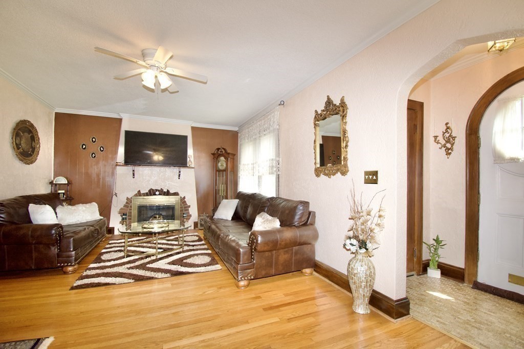 94 Gillette Avenue Springfield, MA 01118 - Photo 12 of 31