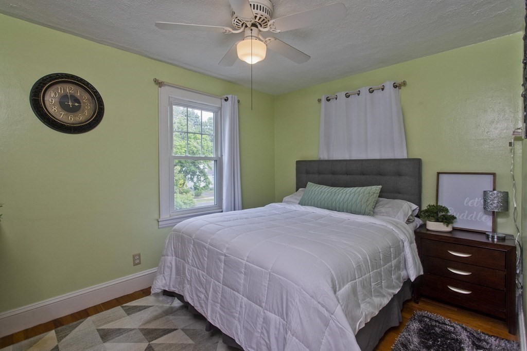 94 Gillette Avenue Springfield, MA 01118 - Photo 26 of 31