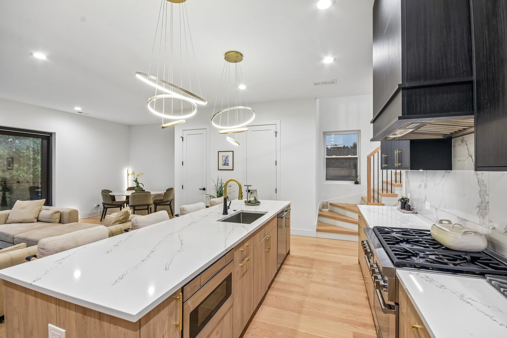 1334 West Rosedale Avenue, Unit 3 Chicago, IL 60660 - Photo 7 of 34 Gallery Image 7