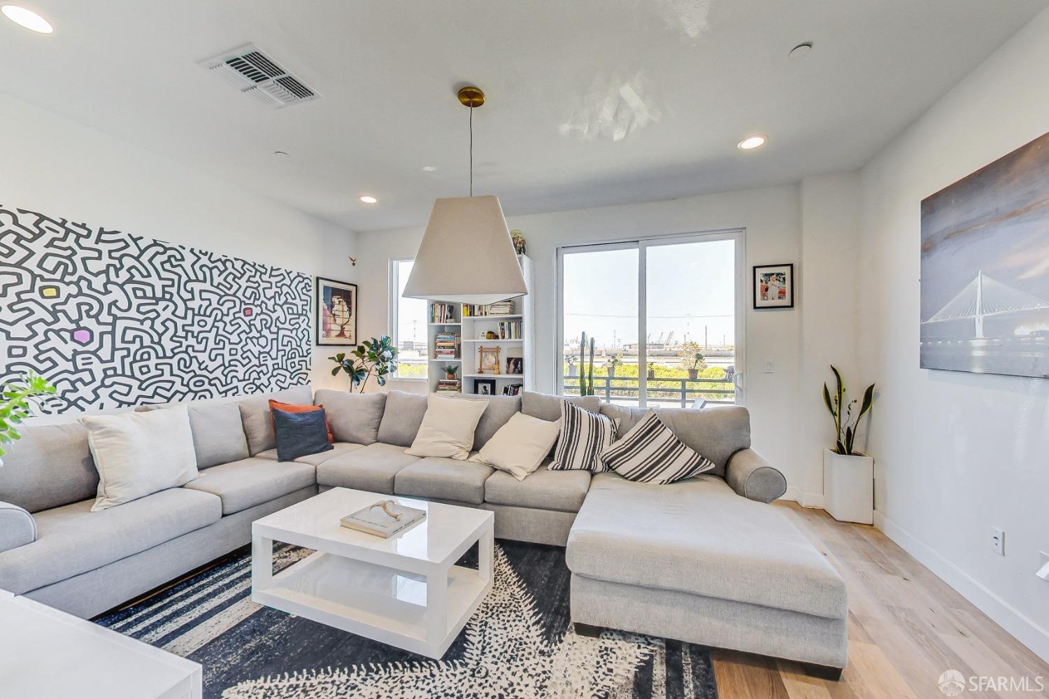 1353 Pullman Way Oakland, CA 94607 - Photo 14 of 55