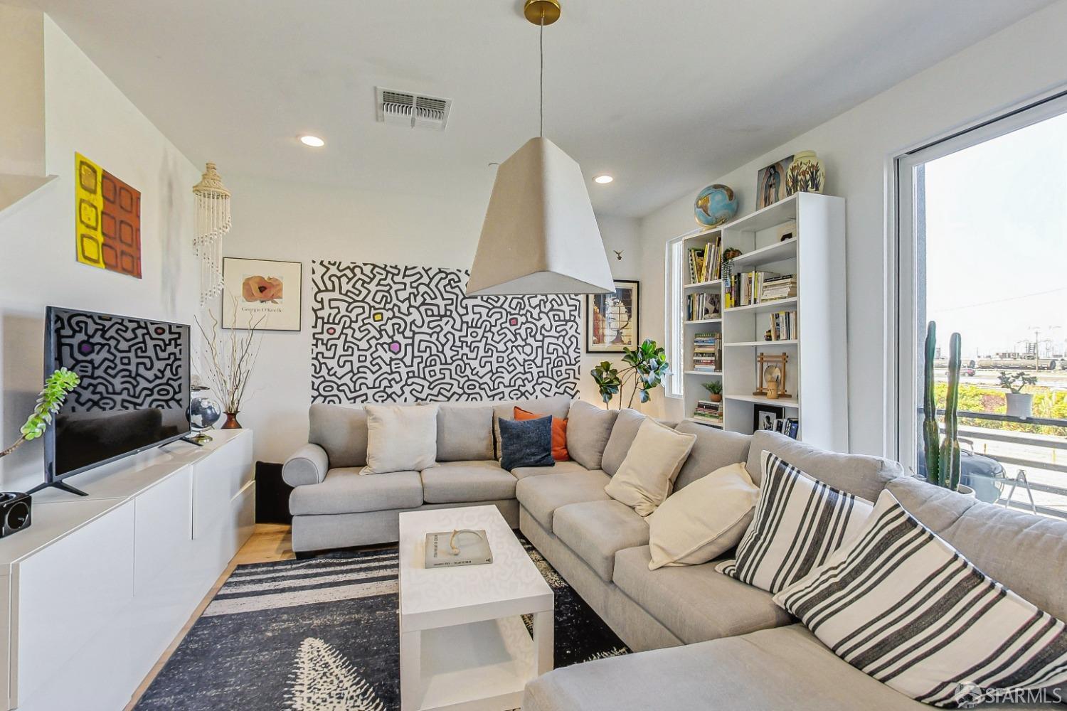 1353 Pullman Way Oakland, CA 94607 - Photo 15 of 55