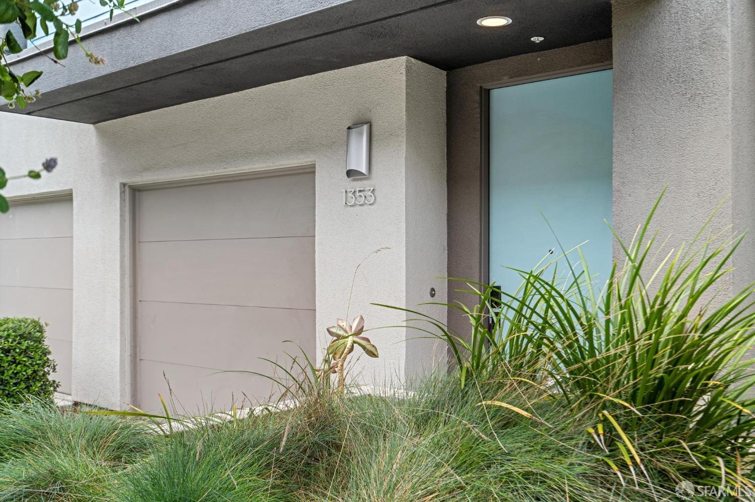 1353 Pullman Way Oakland, CA 94607 - Photo 2 of 55