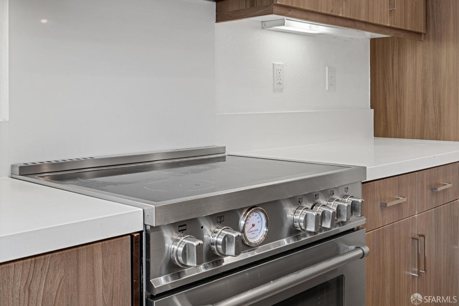 1353 Pullman Way Oakland, CA 94607 - Photo 25 of 55