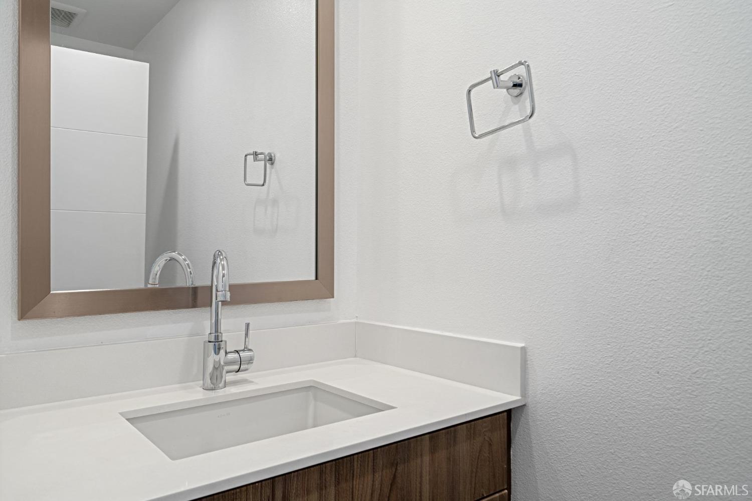 1353 Pullman Way Oakland, CA 94607 - Photo 31 of 55