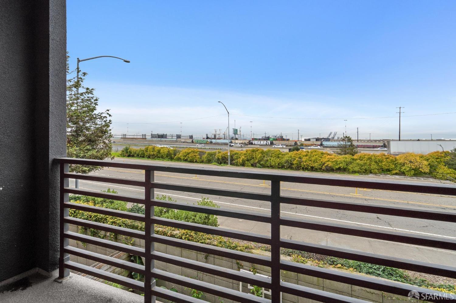 1353 Pullman Way Oakland, CA 94607 - Photo 36 of 55