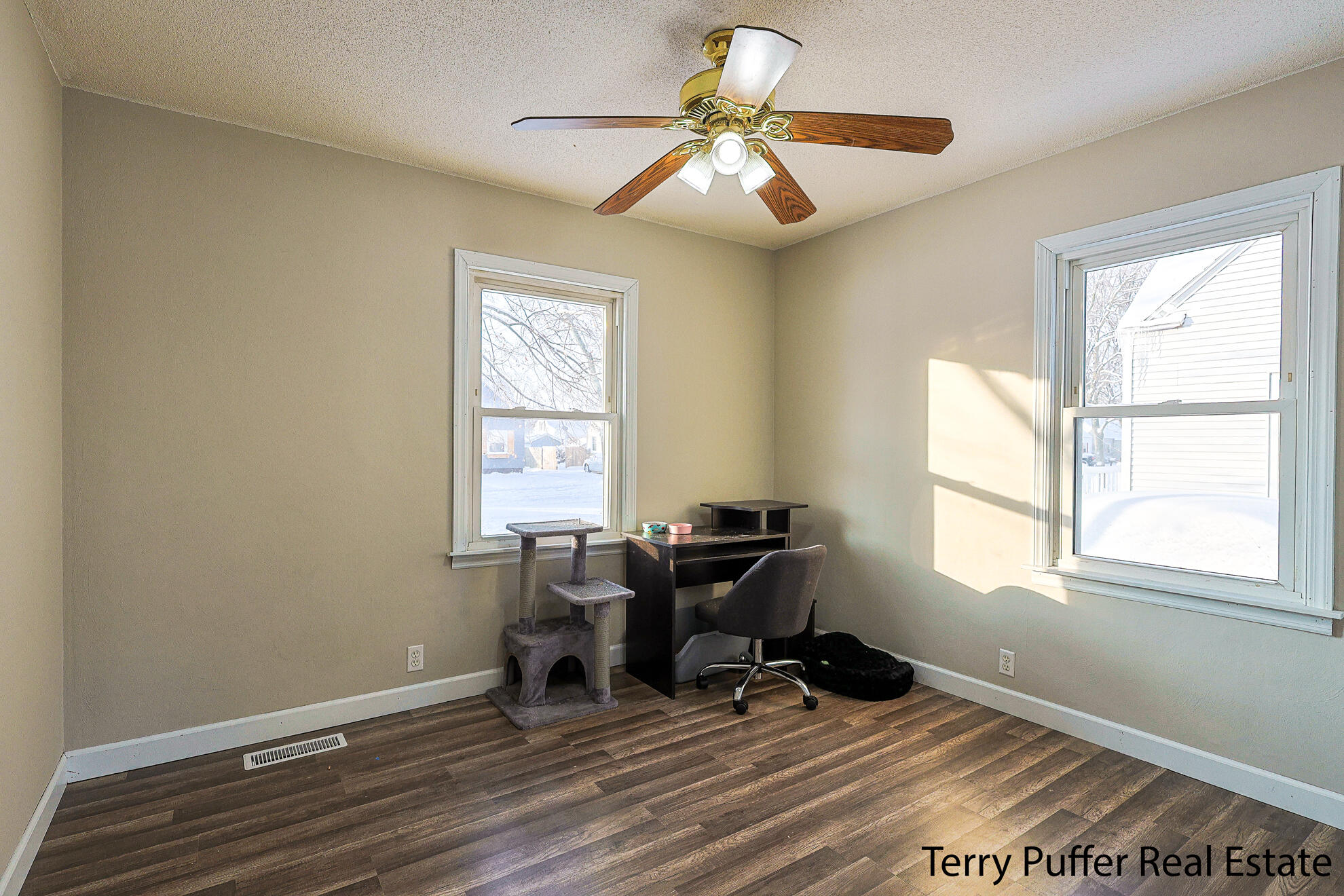 1322 Cornell Road Muskegon, MI 49441 - Photo 8 of 28 IMG_0155