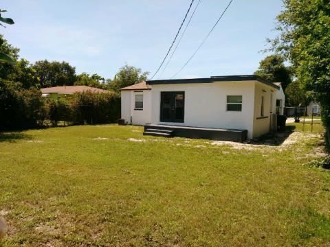 235 Silver Beach Road Lake Park, FL 33403 - Photo 4 of 16 Photo 4