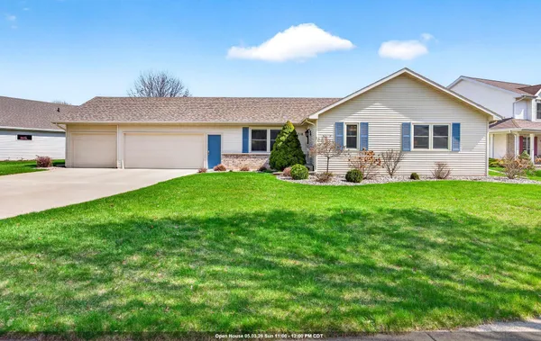 $389,900 | 718 Applewood Drive, Kimberly, WI 54136