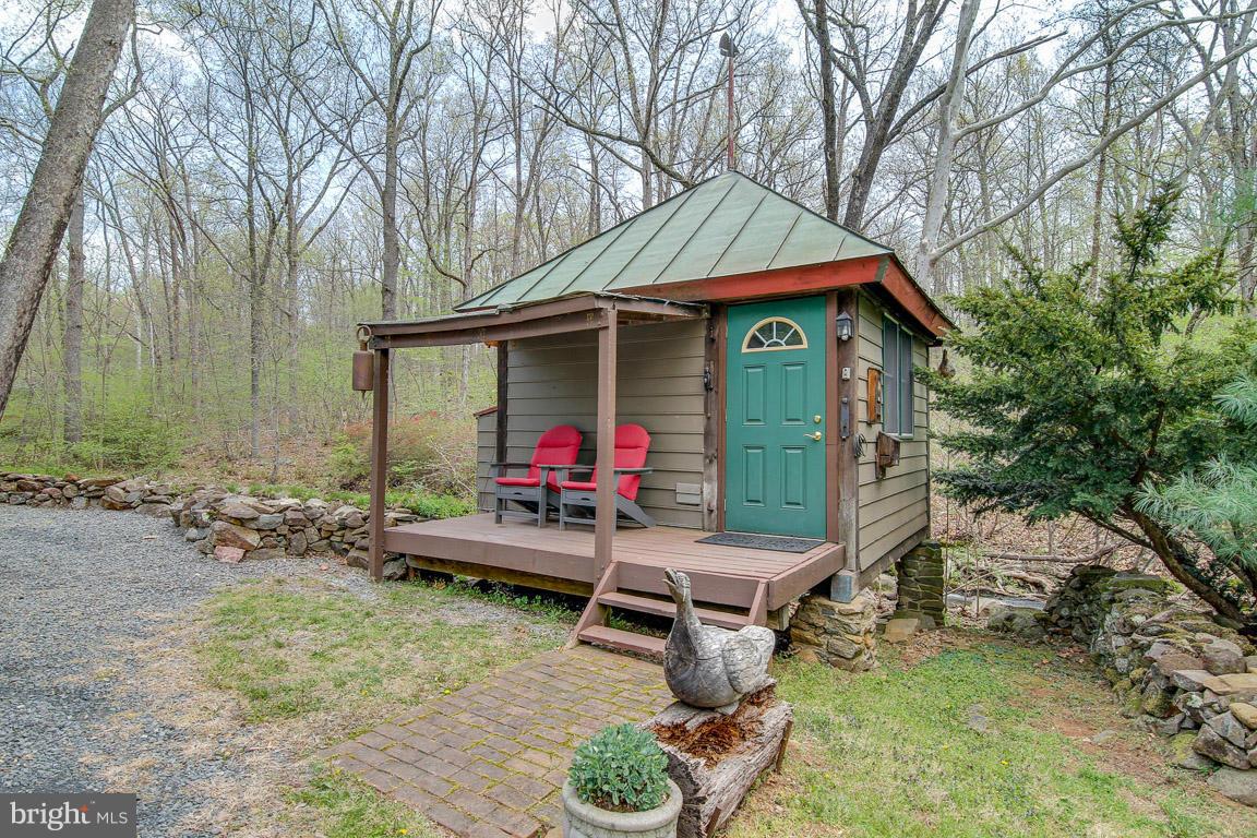 54 Mill Hill Road Huntly, VA 22640 - Photo 28 of 30 Studio/workshop with electric