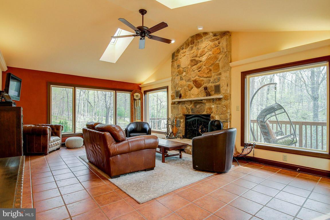 54 Mill Hill Road Huntly, VA 22640 - Photo 9 of 30 Living Room