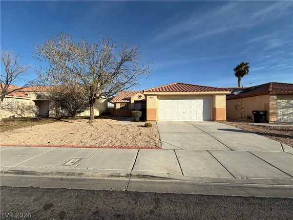 $1,913 | 4024 West Delhi Avenue, North Las Vegas, NV 89032