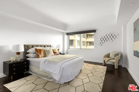 $1,595,000 | 10450 Wilshire Boulevard, Unit 8A, Los Angeles, CA 90024