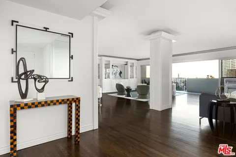 $1,595,000 | 10450 Wilshire Boulevard, Unit 8A, Los Angeles, CA 90024