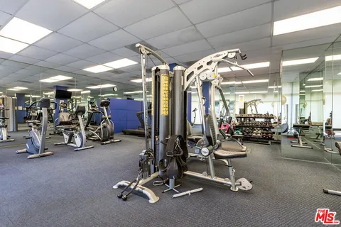 $1,595,000 | 10450 Wilshire Boulevard, Unit 8A, Los Angeles, CA 90024