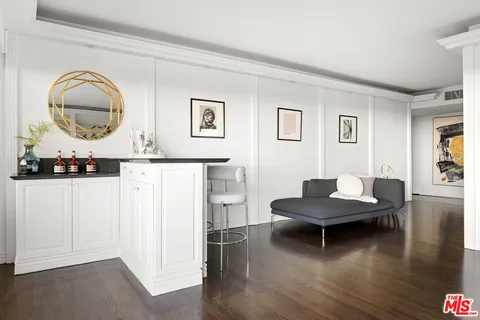 $1,595,000 | 10450 Wilshire Boulevard, Unit 8A, Los Angeles, CA 90024