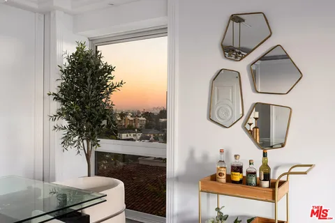 $1,595,000 | 10450 Wilshire Boulevard, Unit 8A, Los Angeles, CA 90024