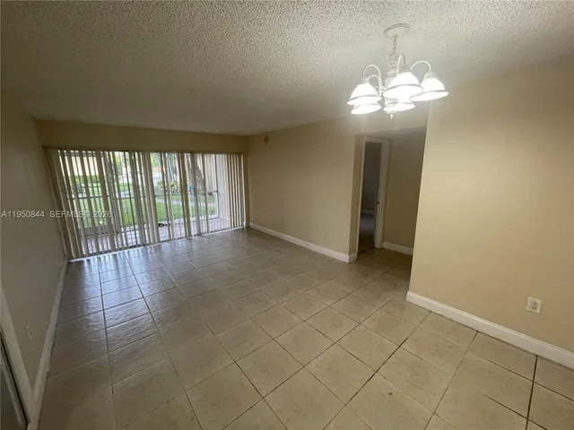 $1,900 | 4235 North University Drive, Unit 107, Sunrise, FL 33351