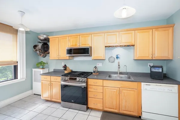 $799,000 | 1064 Beacon Street, Unit 12A, Brookline, MA 02446