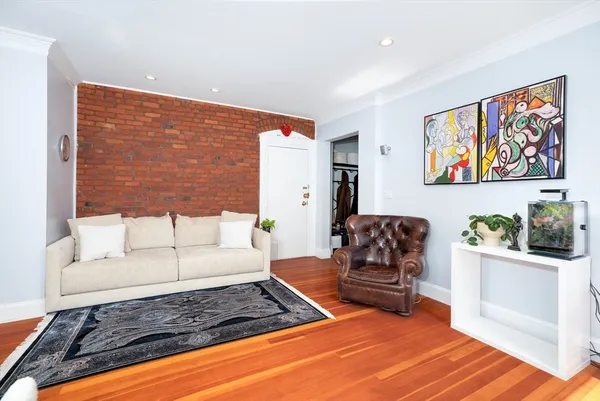 $799,000 | 1064 Beacon Street, Unit 12A, Brookline, MA 02446