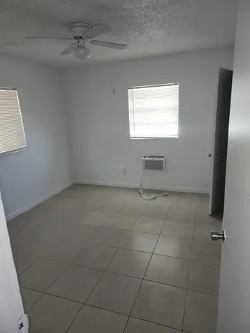 $1,900 | 6158 Southwest 20th Court, Unit 2, Miramar, FL 33023
