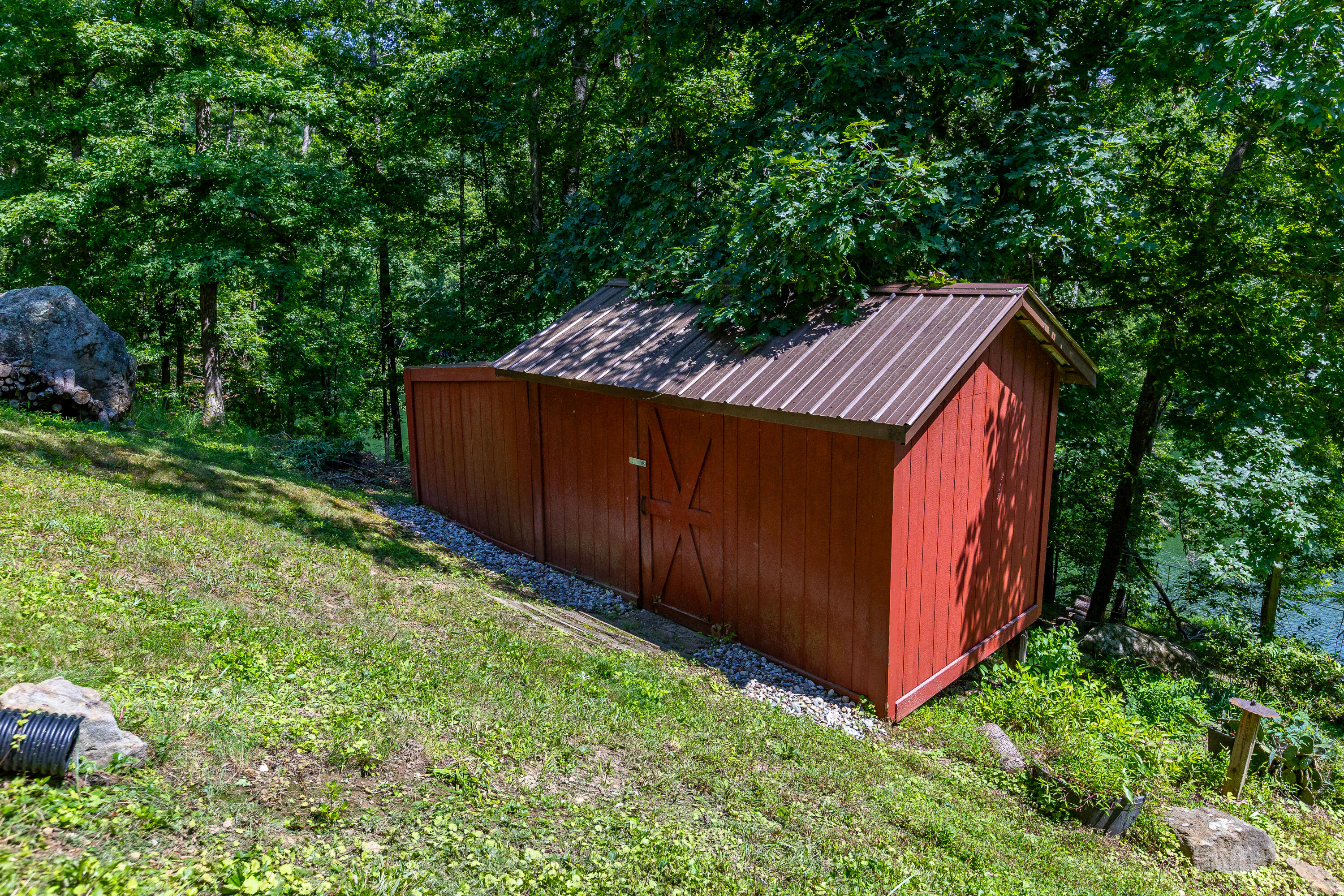 737 Cliffs Edge Road East Bernstadt, KY 40729 - Photo 30 of 39 C-10