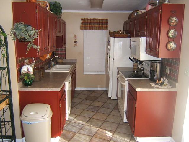 5351 Sundance Road Salem, VA 24153 - Photo 3 of 14 kitchen