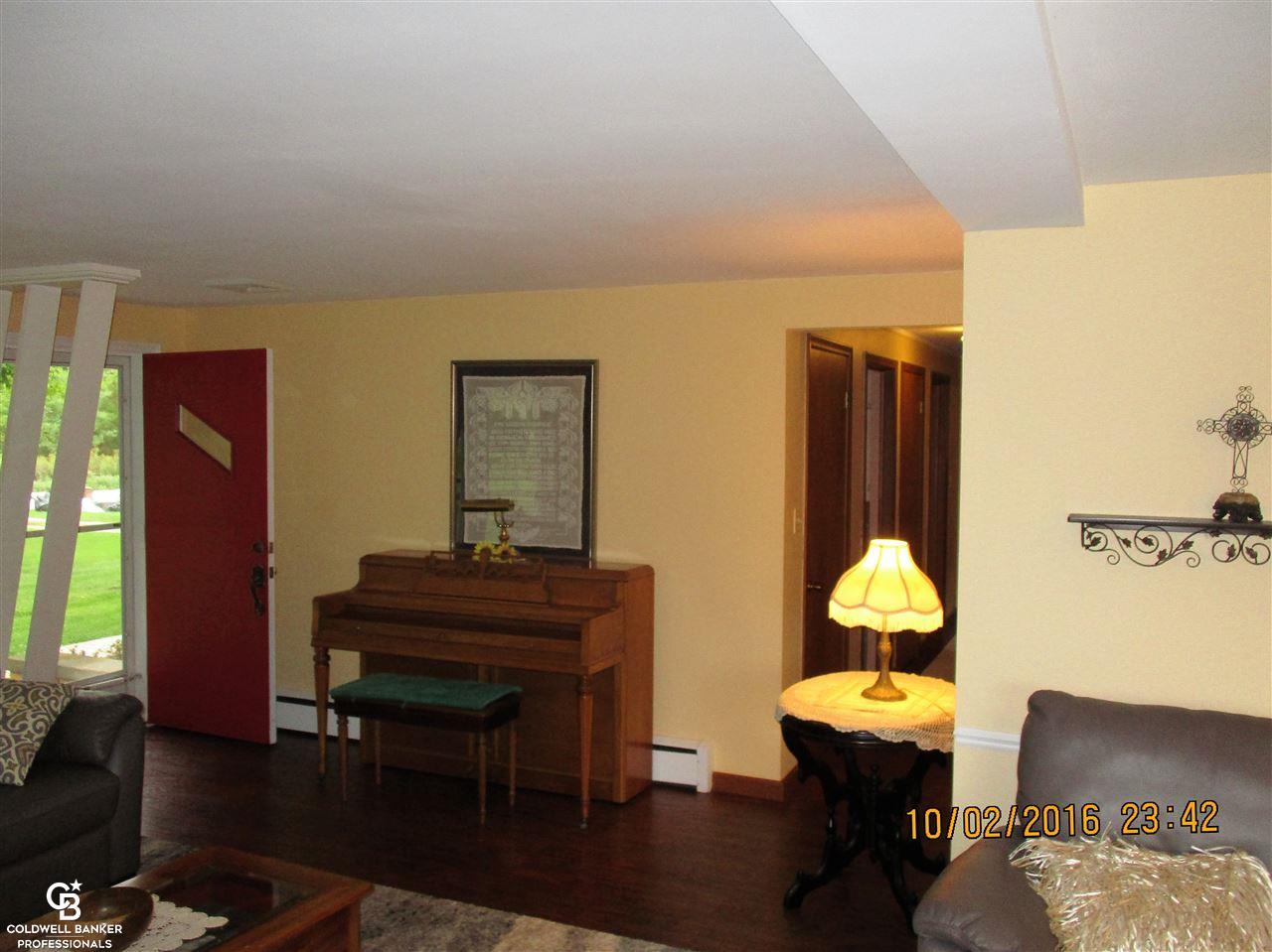 1283 Kronner Road Columbus, MI 48063 - Photo 9 of 20 31304505-8.JPG