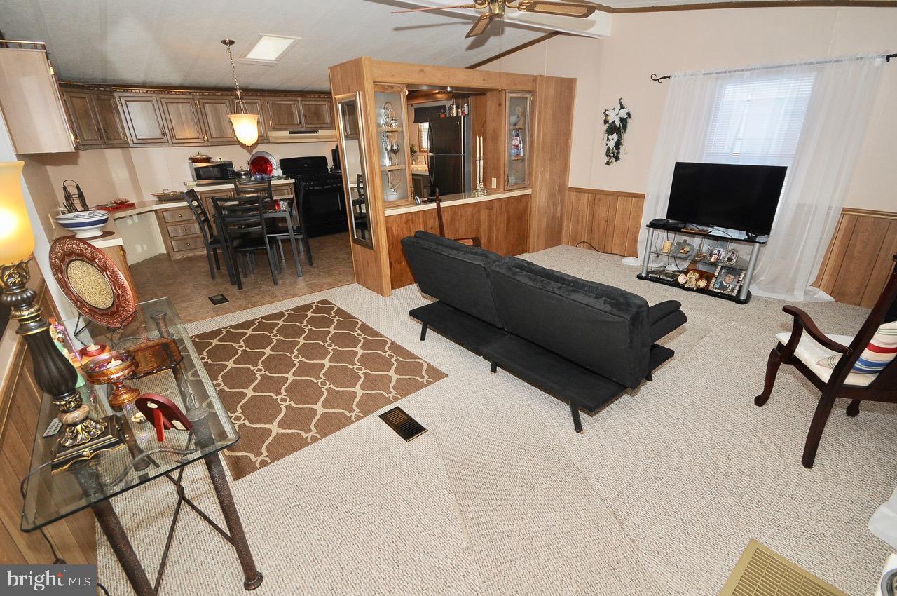 120 Tuckahoe Road, Unit 289 Buena, NJ 08310 - Photo 3 of 14 Living Room