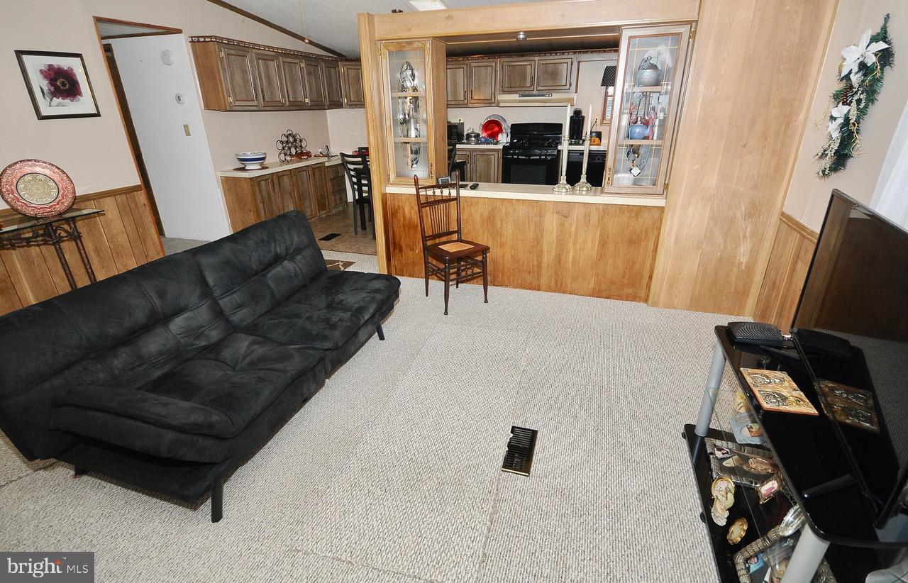 120 Tuckahoe Road, Unit 289 Buena, NJ 08310 - Photo 4 of 14 Living Room