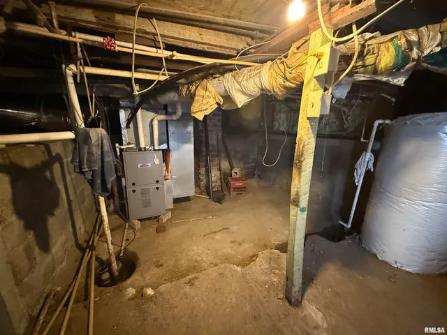 $124,000 | 1200 West Adams Street, Herrin, IL 62948